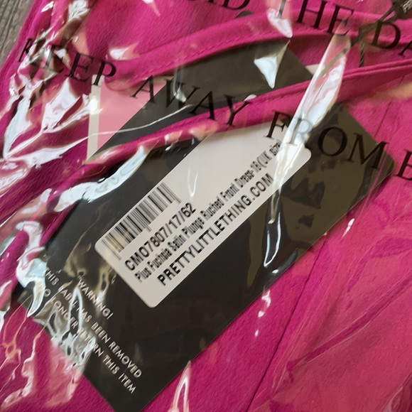 NWT | PRETTYLITTLETHING | Fuchsia Pink Satin Plunge Dress - Picture 6 of 6